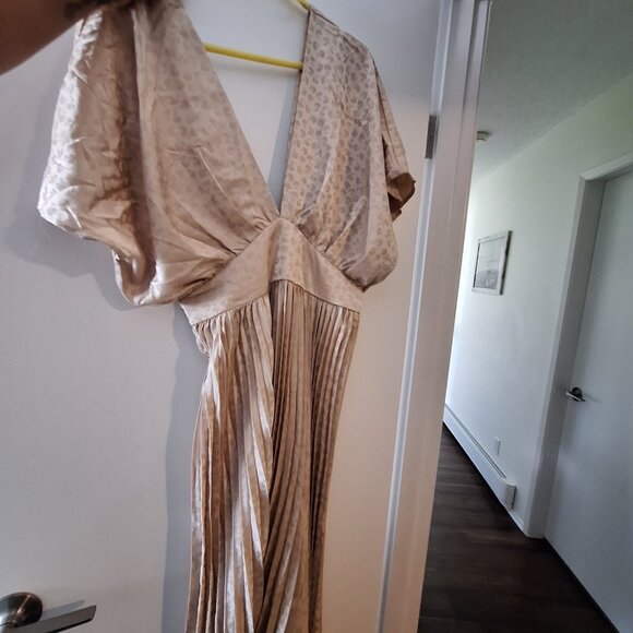 Womens gold dress - Picture 2 of 3